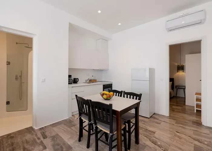 Ela Apartamento Naousa