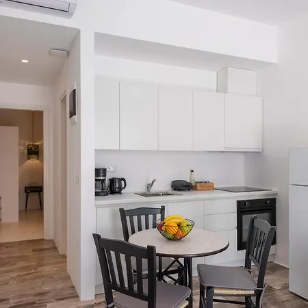 Ela Apartmán Nausa